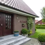 아파트 Geraeumige Mit Garten Und Grill By Interhome